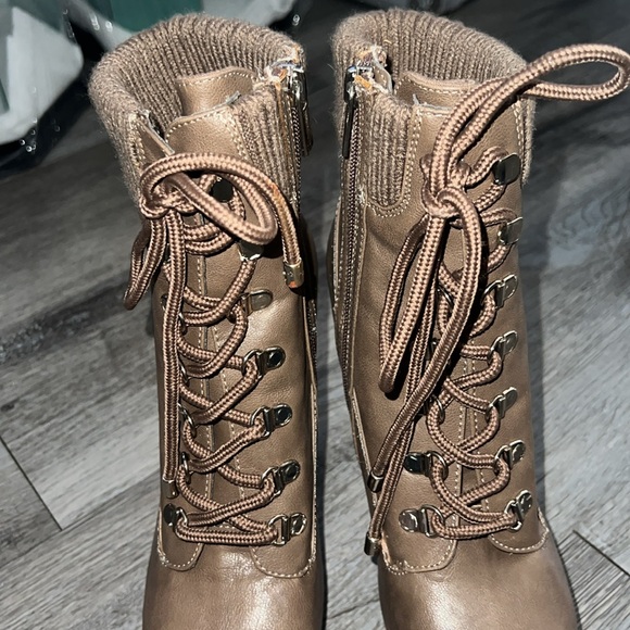 Jennifer Lopez Boot Heels - Picture 6 of 7